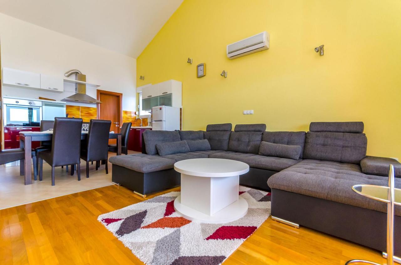 Apartments Melita Trogir Luaran gambar