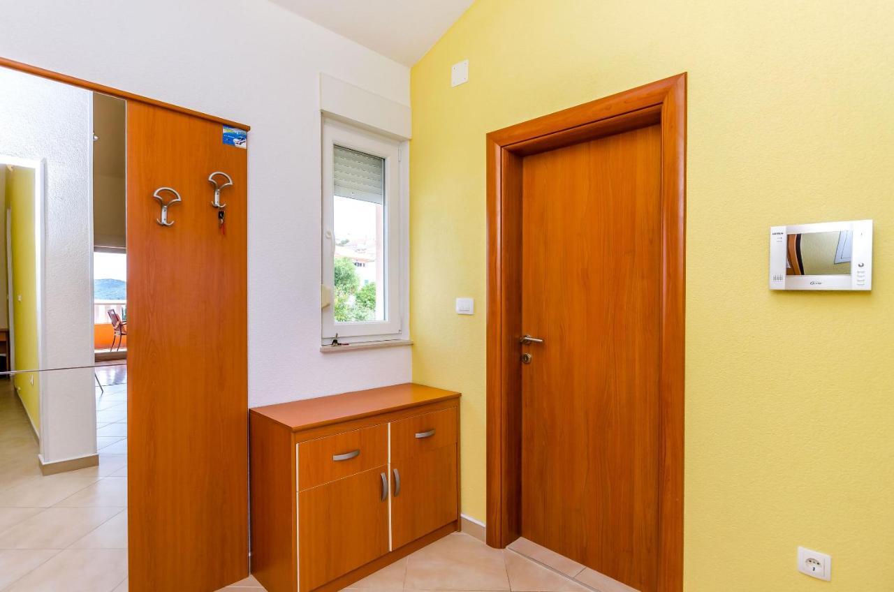 Apartments Melita Trogir Luaran gambar