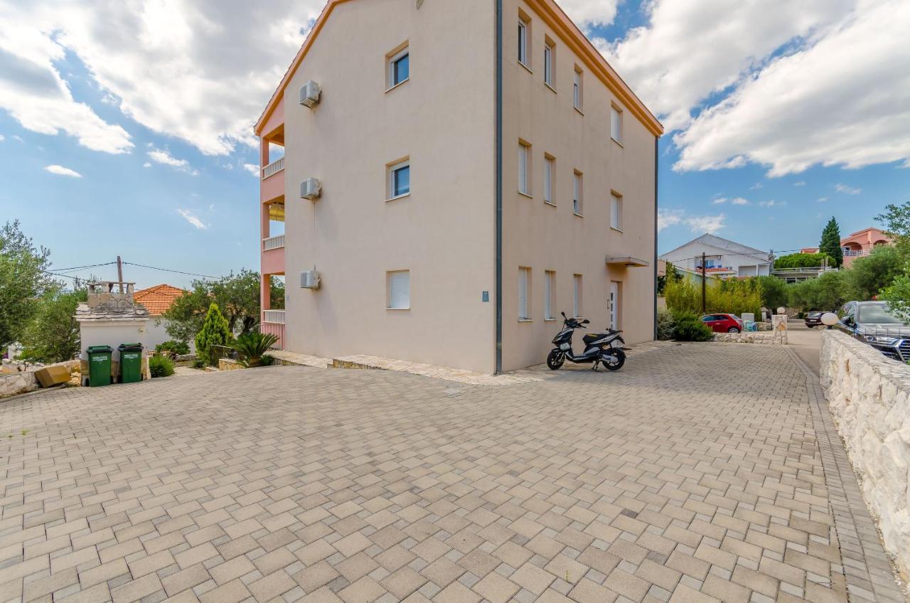 Apartments Melita Trogir Luaran gambar