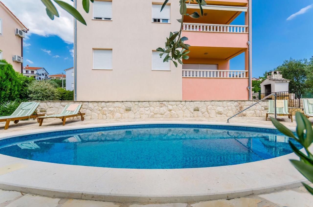 Apartments Melita Trogir Luaran gambar