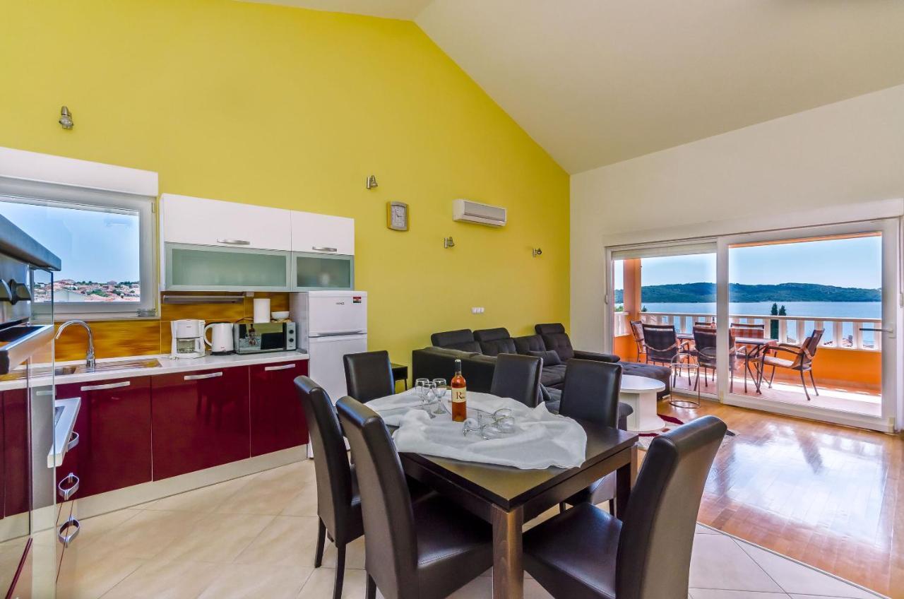 Apartments Melita Trogir Luaran gambar