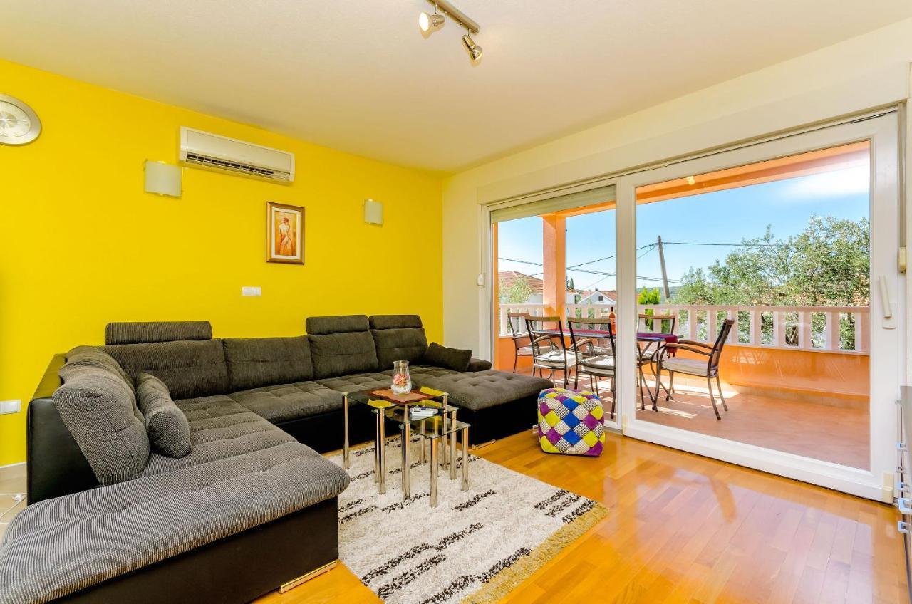 Apartments Melita Trogir Luaran gambar