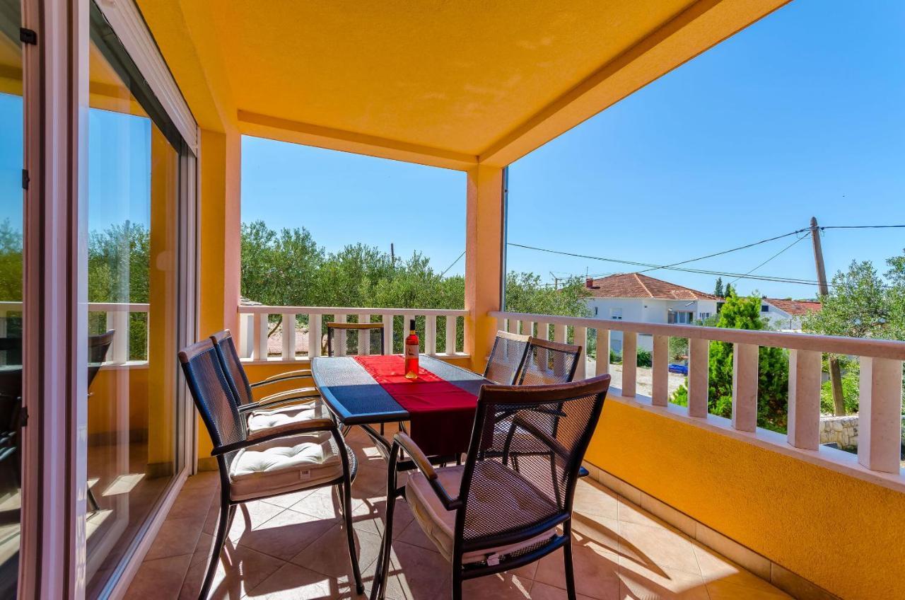 Apartments Melita Trogir Luaran gambar